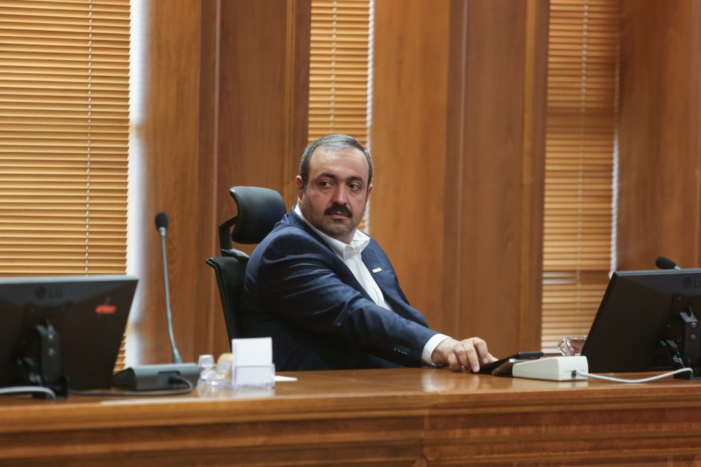 حضور حاج طاهر کرمانی مدیرعامل گروه ساختمانی کرمانی در جلسه شورای اسلامی شهر قم