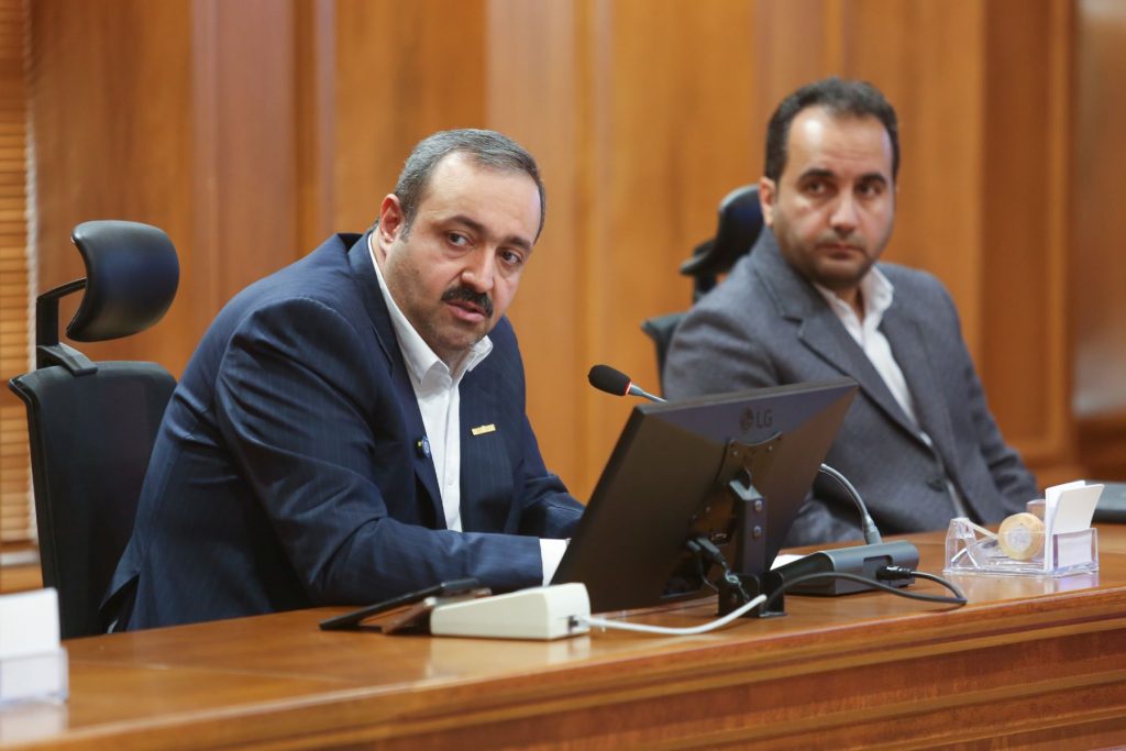 حضور حاج طاهر کرمانی مدیرعامل گروه ساختمانی کرمانی در جلسه شورای اسلامی شهر قم