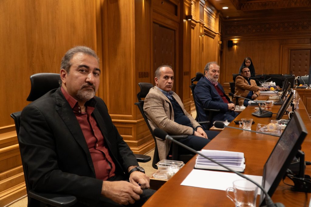 حضور حاج طاهر کرمانی مدیرعامل گروه ساختمانی کرمانی در جلسه شورای اسلامی شهر قم